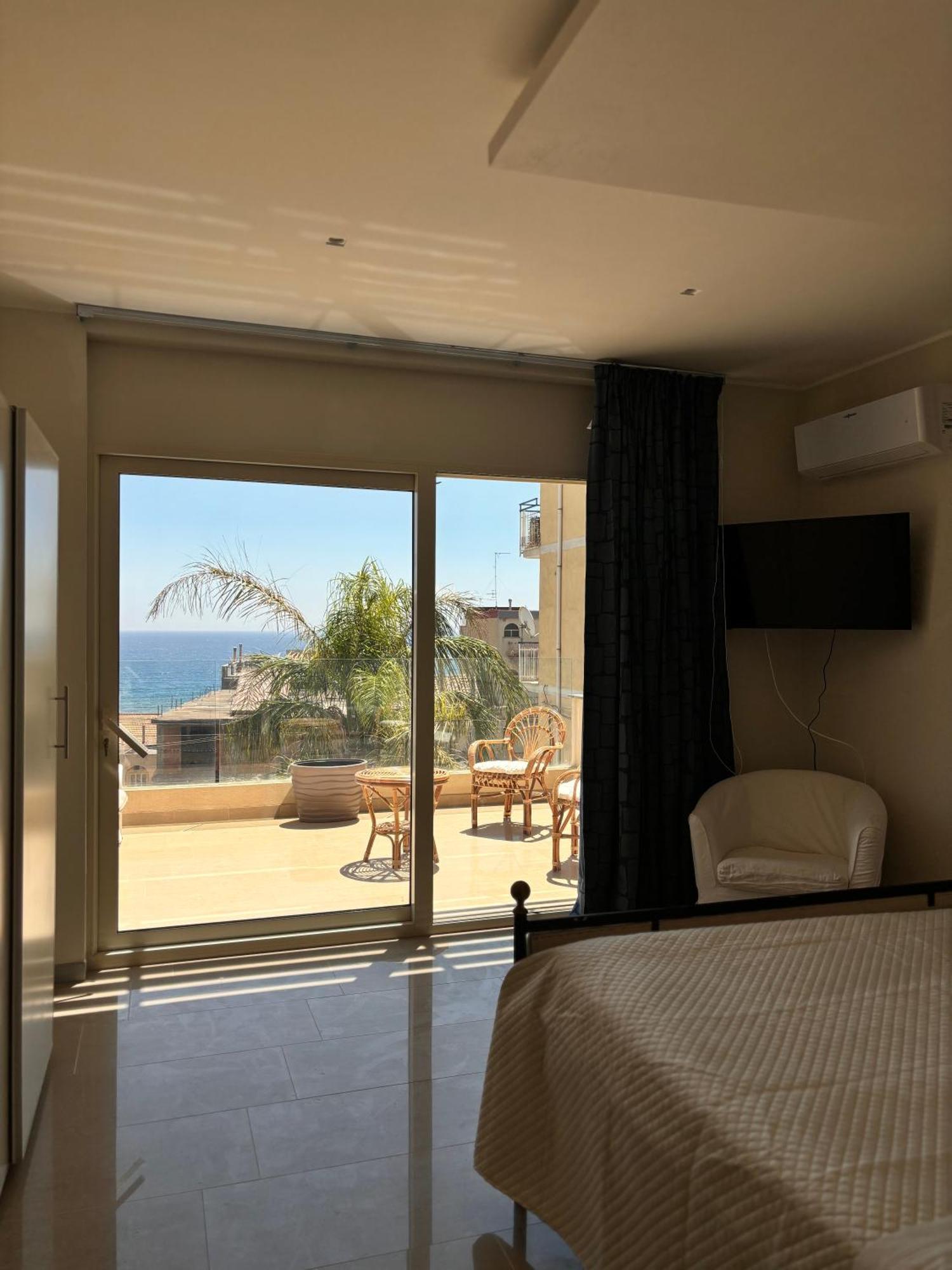 Ig - "Villa Don Antonio" Apartments Giardini Naxos Esterno foto