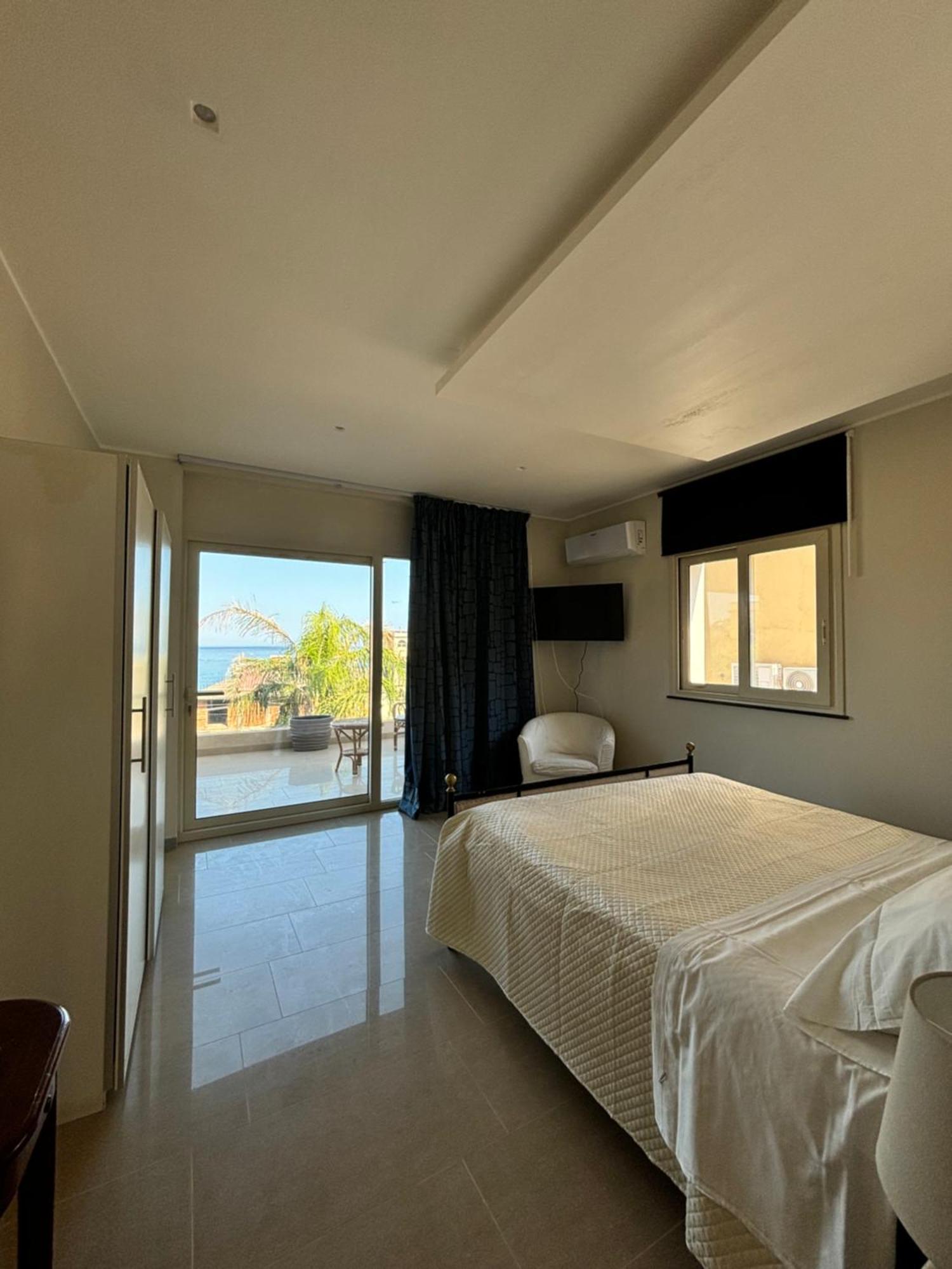 Ig - "Villa Don Antonio" Apartments Giardini Naxos Esterno foto